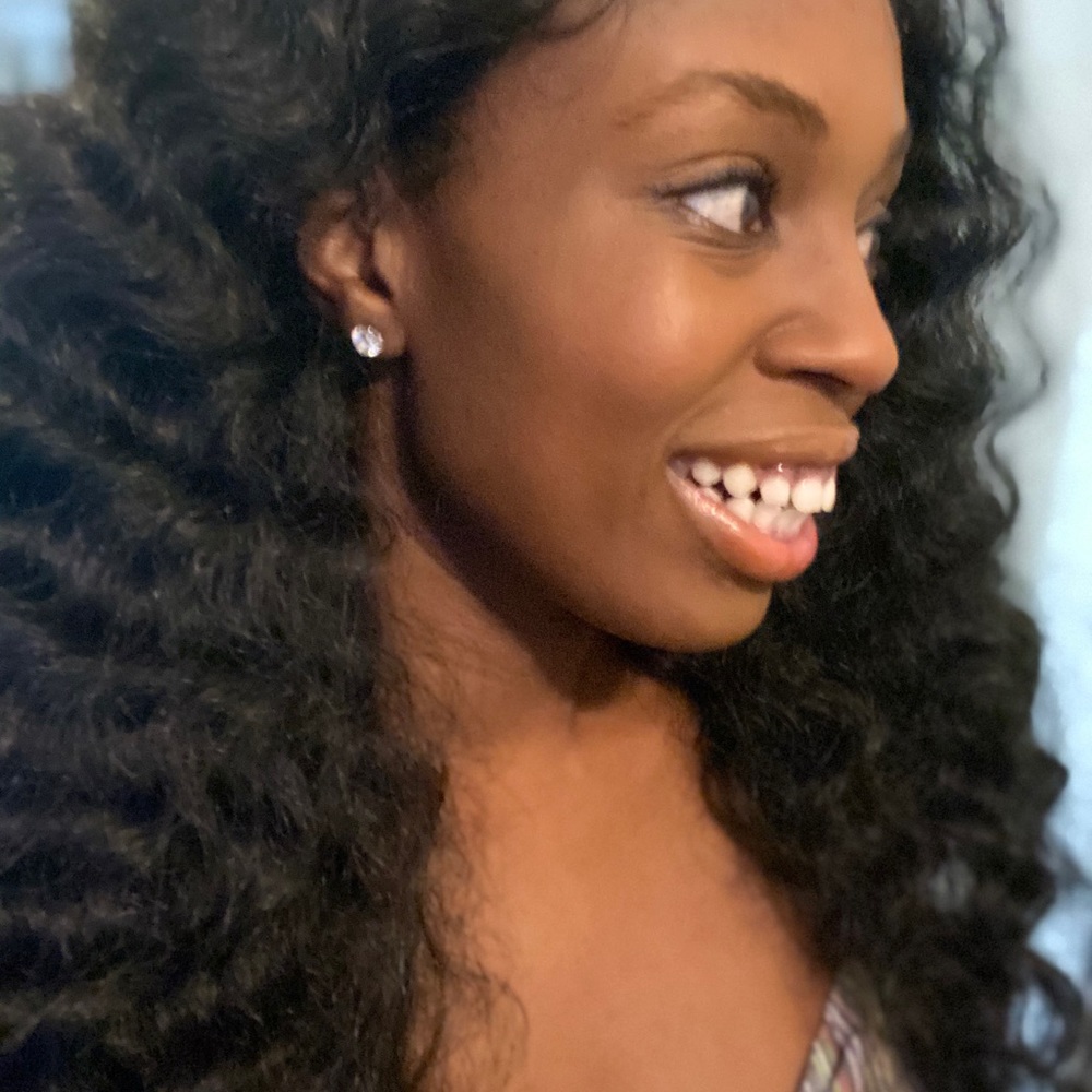 Meet your Posher, Tommonique